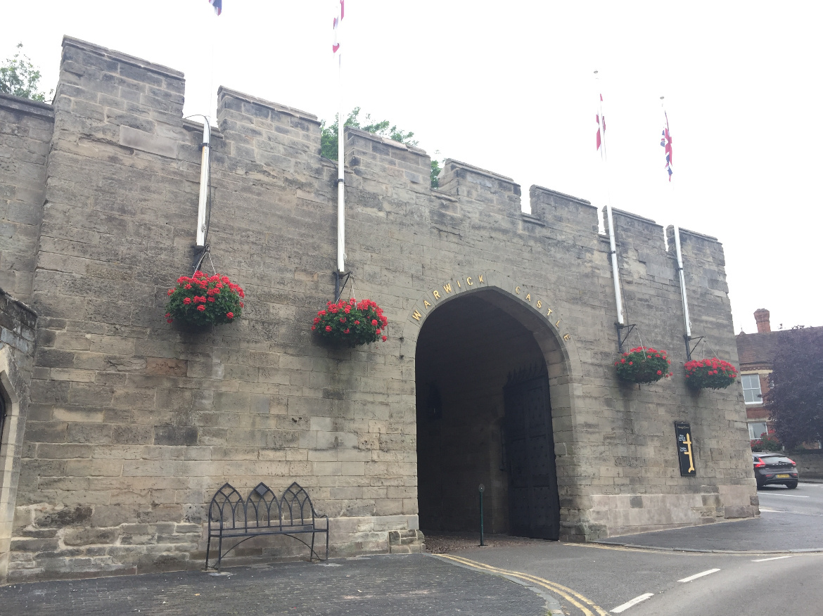 Один из входов в Замок. 