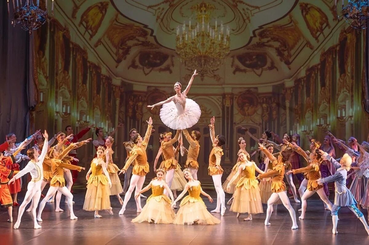    Самый новогодний балет Чайковского для многих обязателен в любимые зимние праздники.