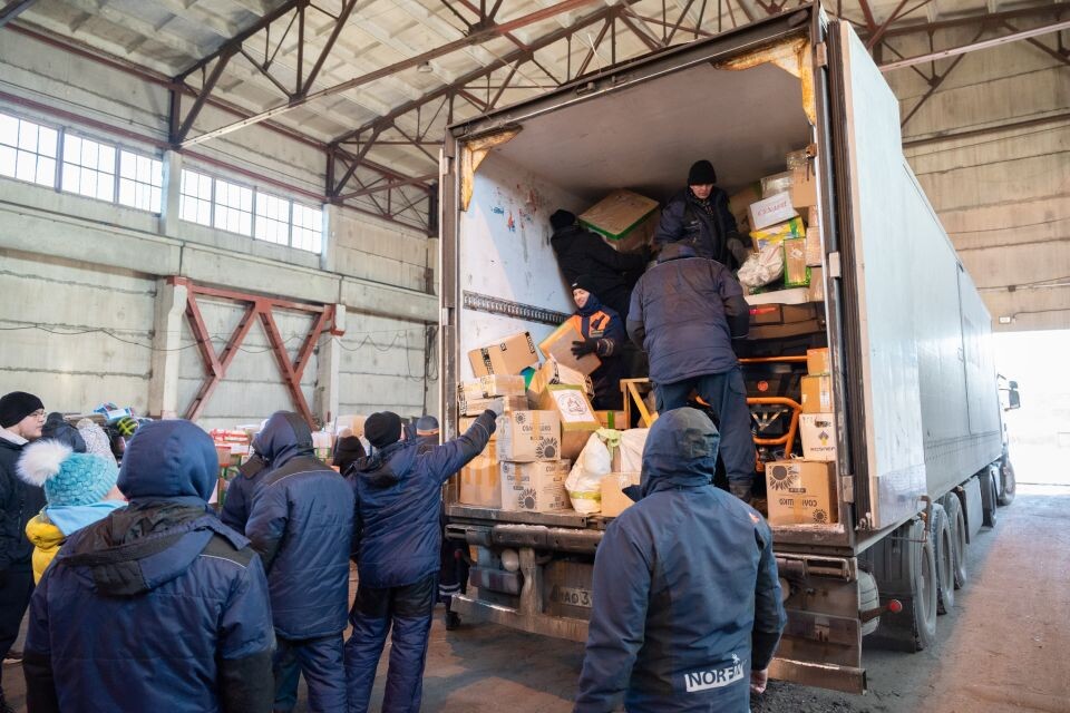    Отправка гуманитарного груза в зону СВО. Источник: пресс-служба партии "Единая Россия"