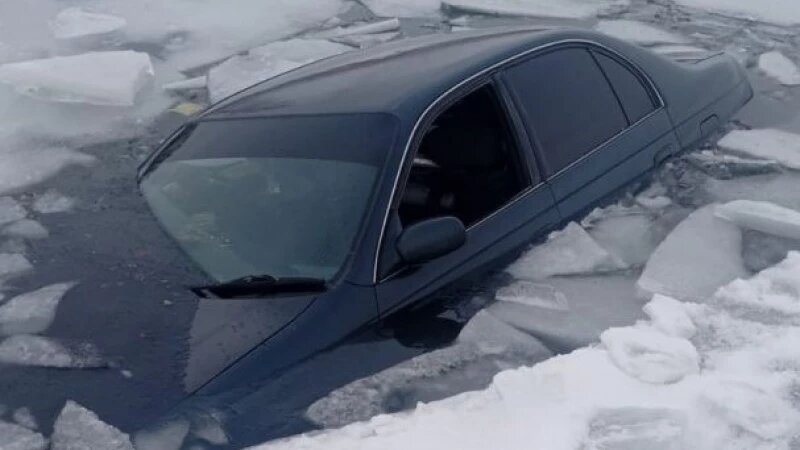     Под лед провалилась машина в Алтайском крае «Каменские новости»
