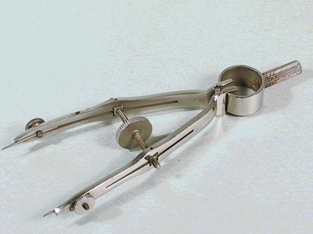 Вот такой лучше всего - диаметр от отверстия к отверстию не изменится.