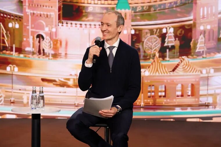 Заместитель председателя правительства – руководитель аппарата правительства России Дмитрий Григоренко 17 декабря на встрече с молодежью в национальном центре «Россия». Фото: Национальный центр«Россия»