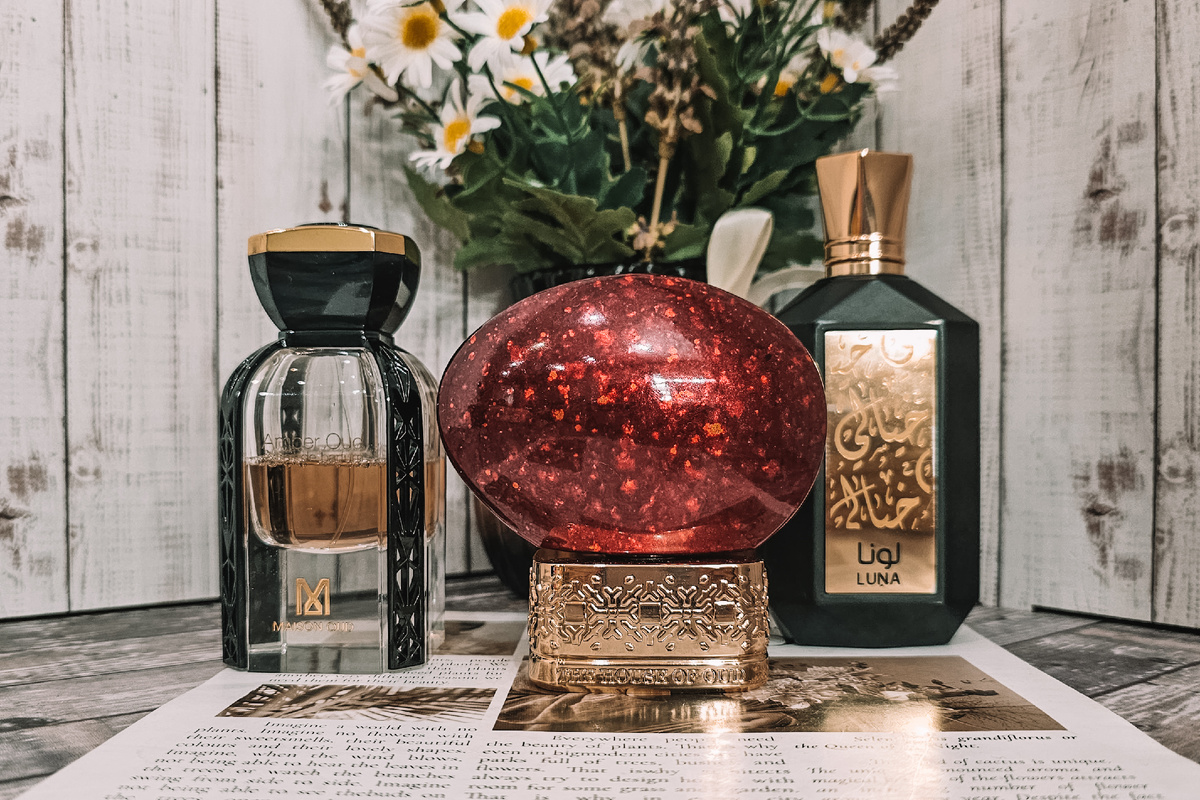 Вот так сейчас выглядит восточный уголок моего парфюмерного гардероба