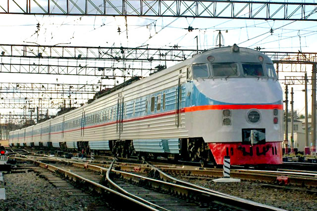 ЭР200-002, 2008 год. Как это ни печально, более приличной фотографии ЭР200 у меня нет.