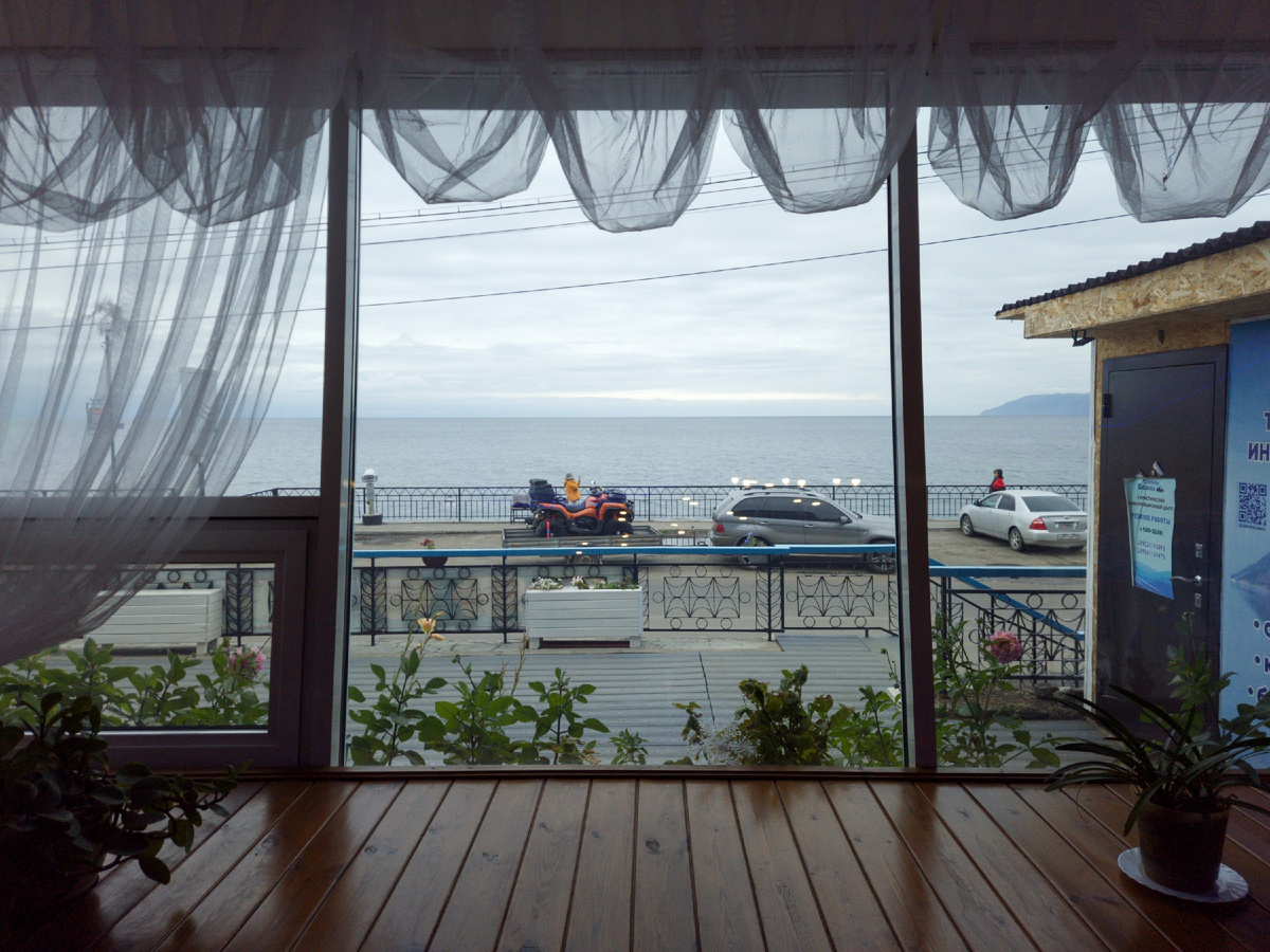 Вид на Байкал из "столовой" в хостеле