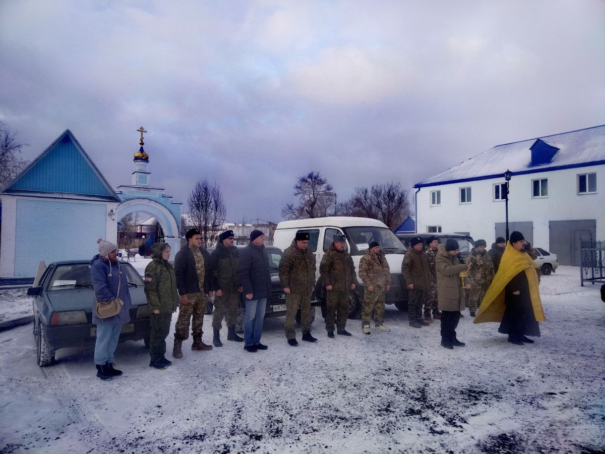  📷    4 автомобиля и гуманитарный груз доставили в ДНР и ЛНР из Сорочинска Белов Михаил Александрович