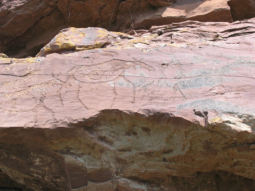 Начало наскальных рисунков Каратага