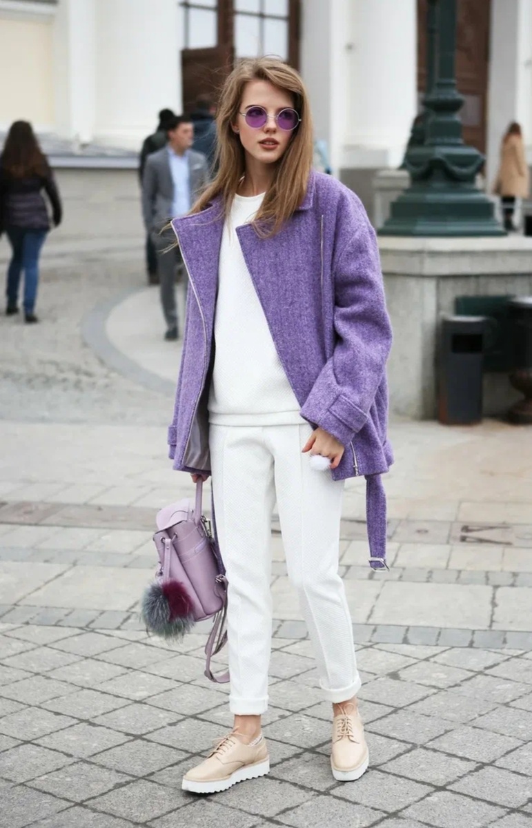 Большое количество белого делает образ воздушным и легким.