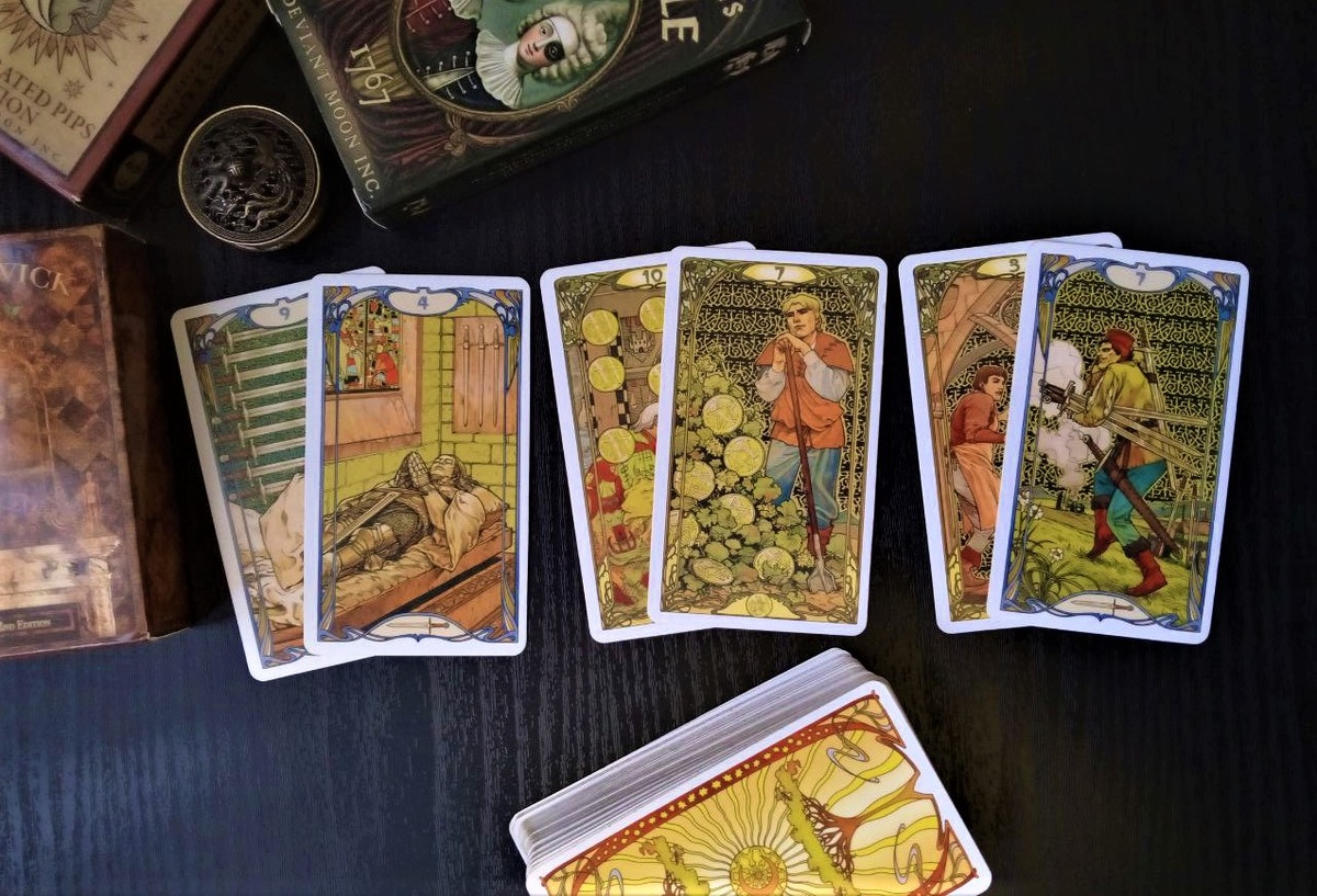 Ответ смотрим на колоде "Золотое таро Арт-Нуво"