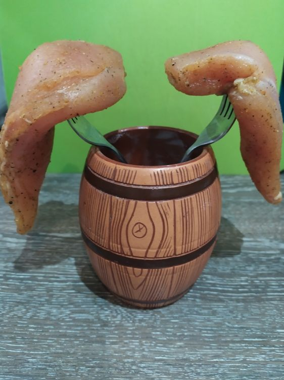 Куриные грудки такого размера, не самые большие и толстые.