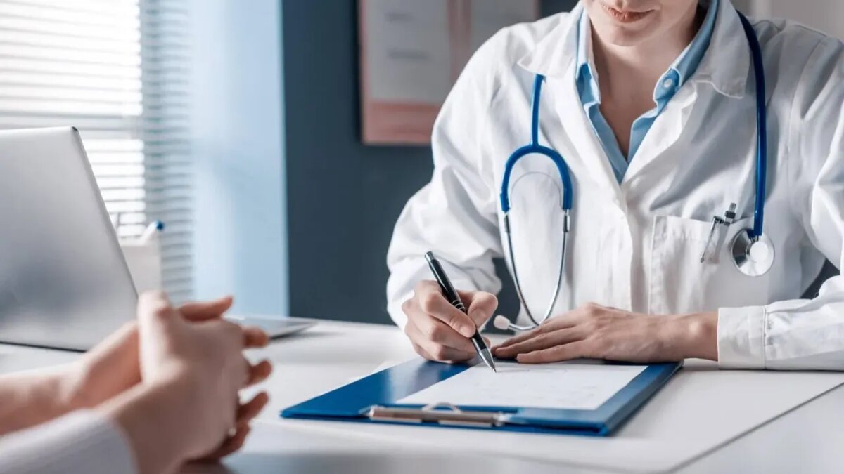    Приём у врача.