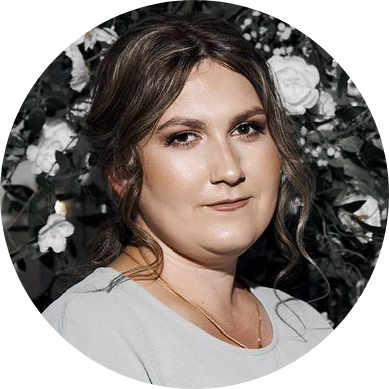 «Мой муж Руслан оказался единственным выжившим среди всех, кто попал в то страшное ДТП, - рассказала ulpravda.ru супруга водителя грузовика Екатерина. – Сразу после аварии супруг позвонил мне, сказал, что угодил в аварию, признался, что не знает, что теперь ему делать».