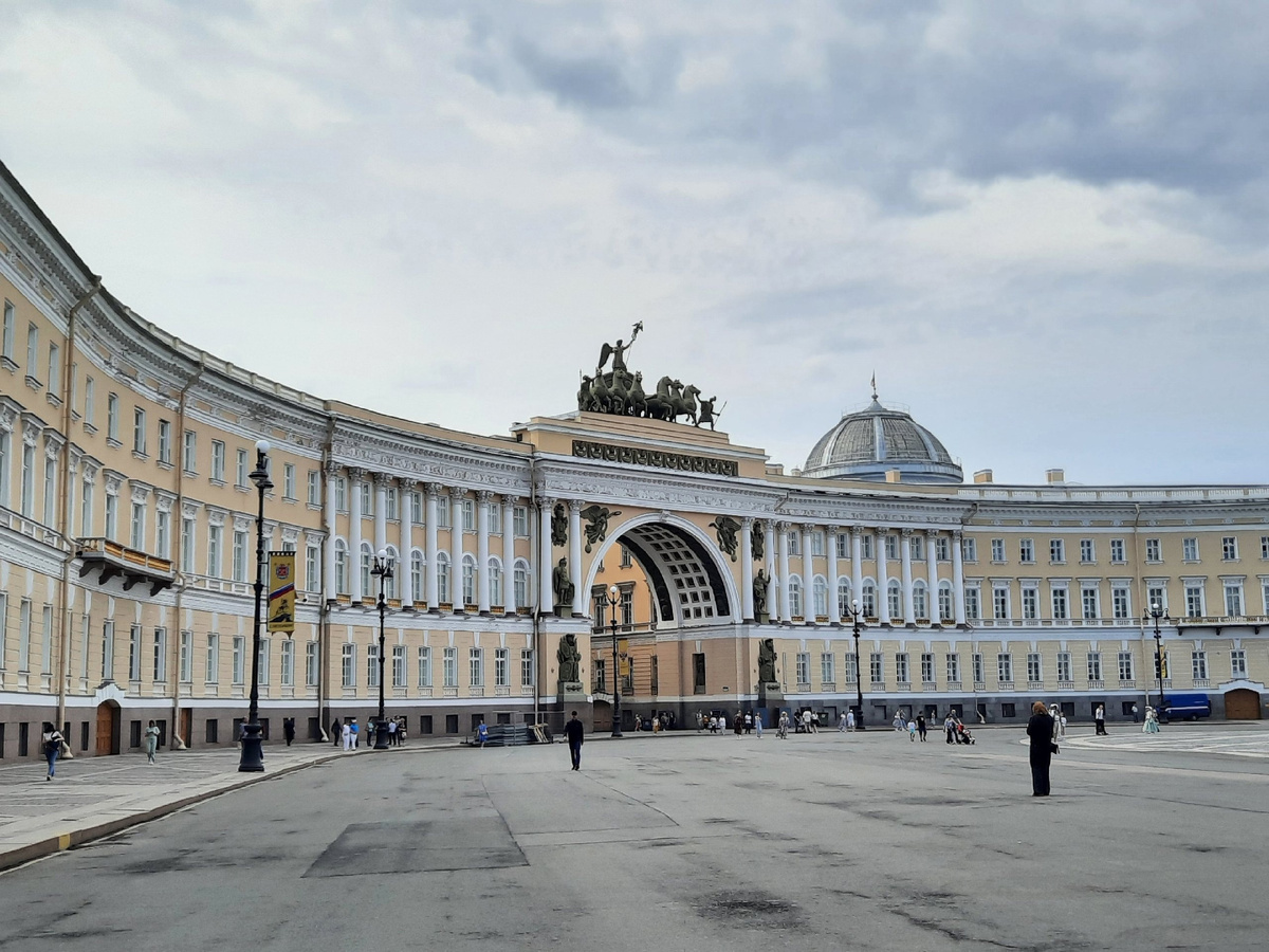 Здание Генерального штаба в Санкт-Петербурге, где находился в XIX веке Комитет цензуры иностранной. 