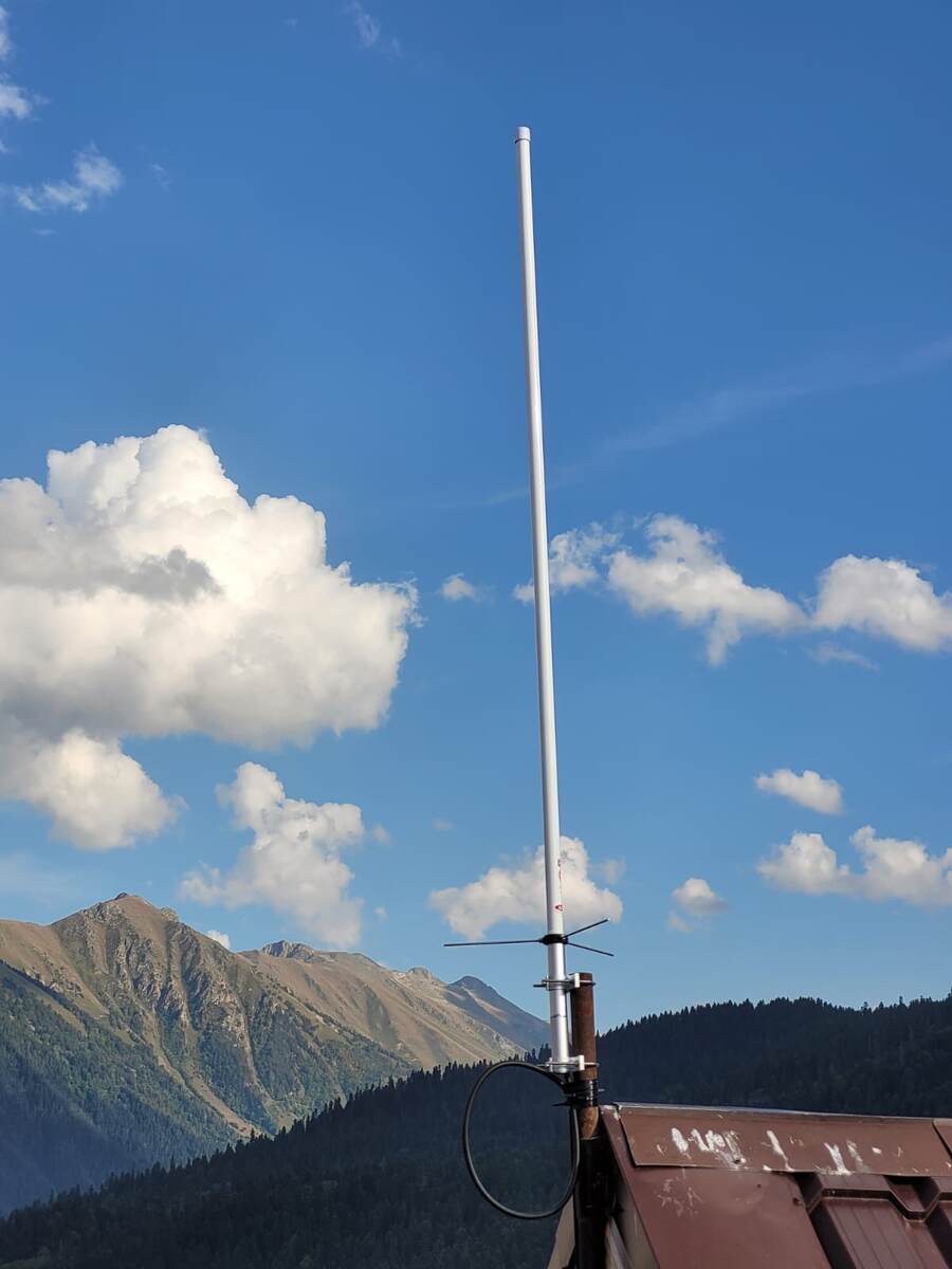 Антенна ретранслятора с кабелем