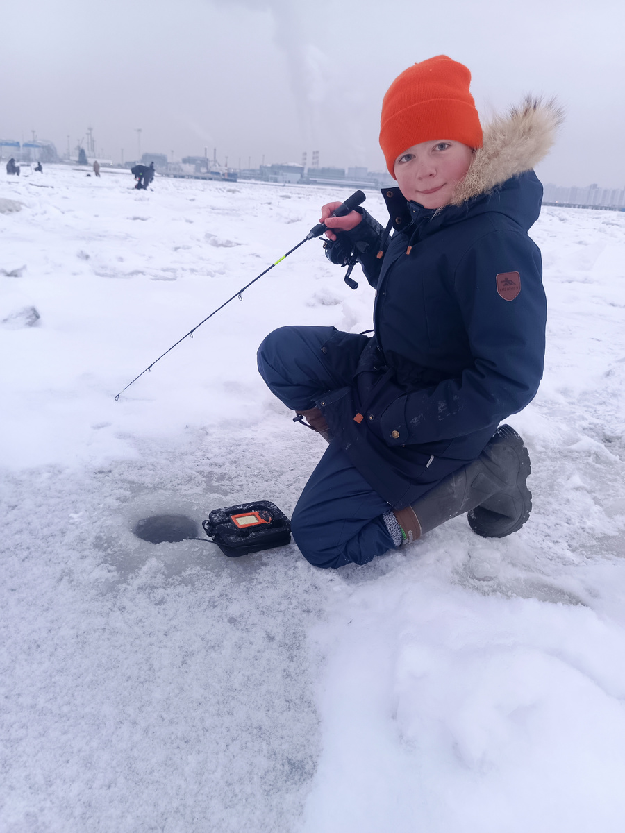 Андрюха ловит судака на Финском заливе