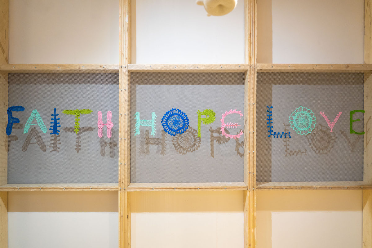 Надя Петрова,  «Заморские: вера, надежда, любовь»
