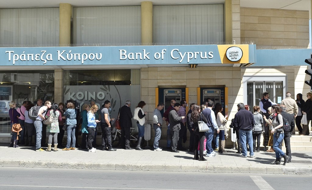 Кипр, вкладчики хотят свои деньги