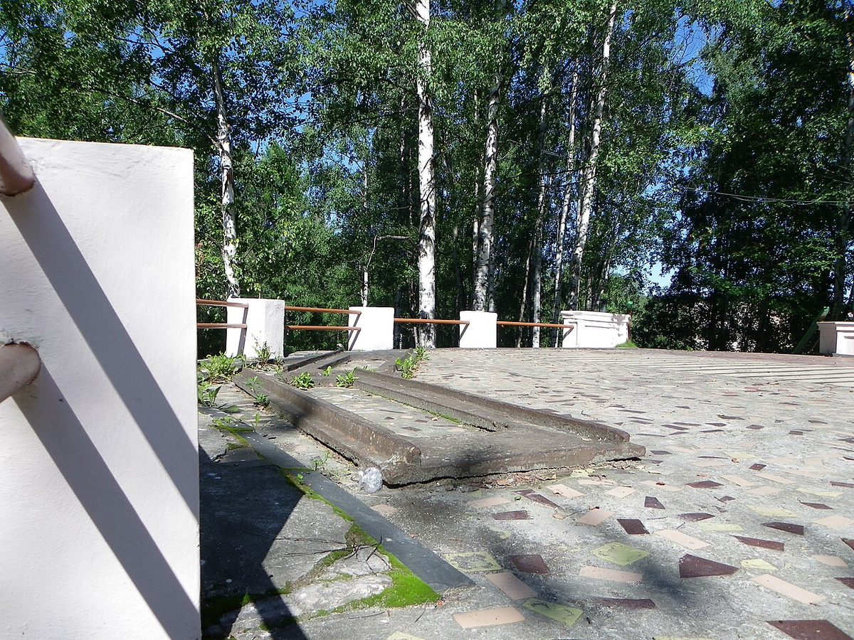 Фрагмент чугунного колесопровода — железной дороги на Александровском заводе в Петрозаводске