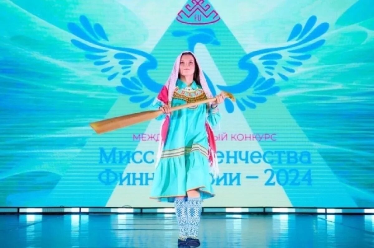    Девушки показали традиции на конкурсе.