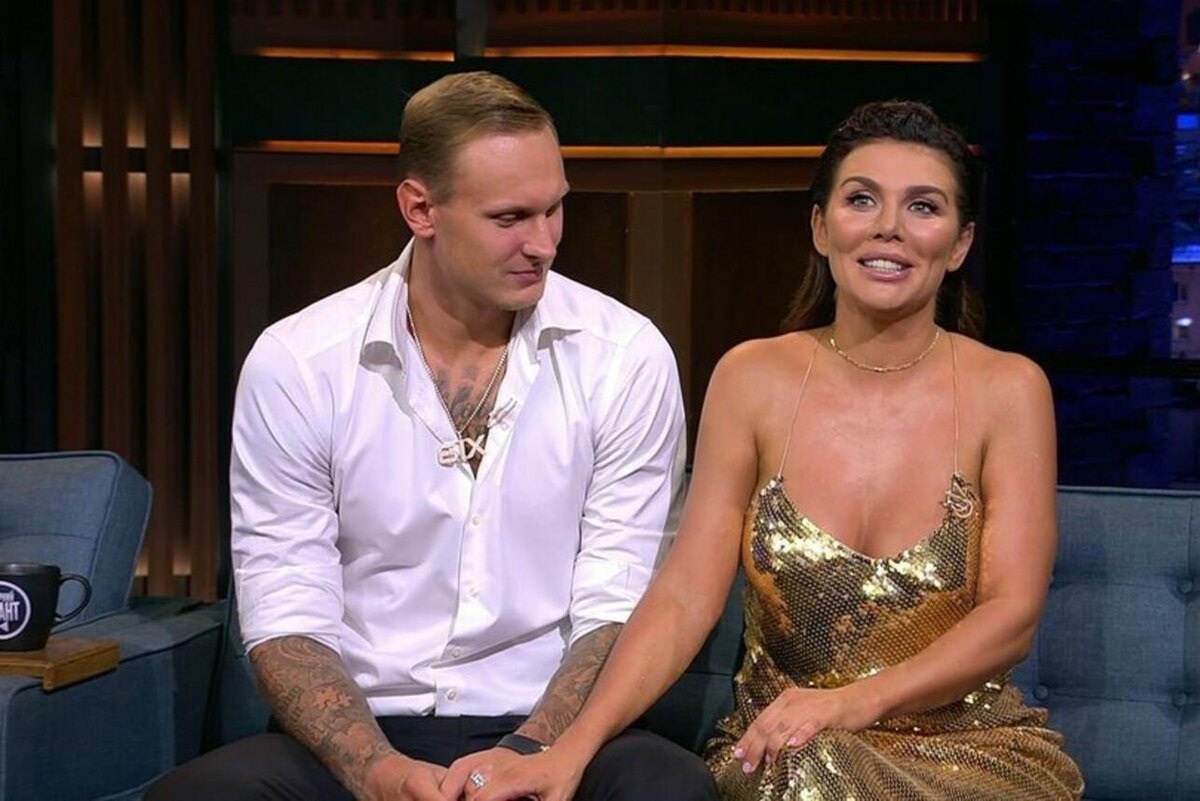 Янис Тимма и Анна Седокова на шоу "Вечерний Ургант". Фото: Первый канал. 