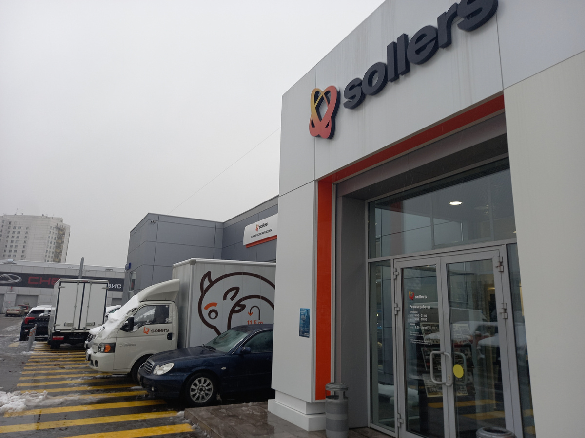 Главный фактор, повлиявший на снжение продаж автомобилей и, как следствие, на сокращение финансовой емкости авторынка - охлаждение спроса после ажиотажных сентября и октября, на фоне повышенного утилизационного сбора (с 1 октября).