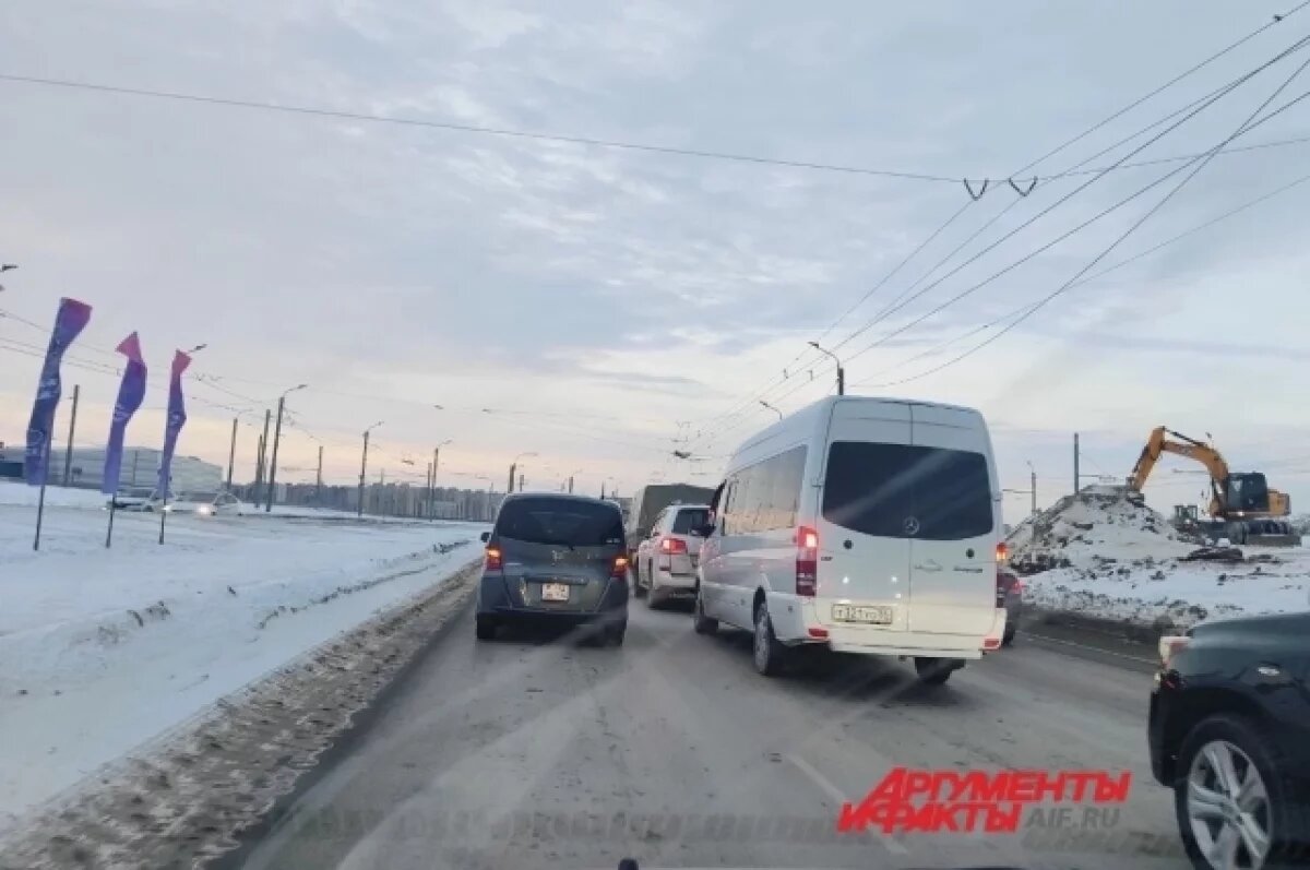    Мэр призвал омичей пересесть на общественный транспорт из-за пробок