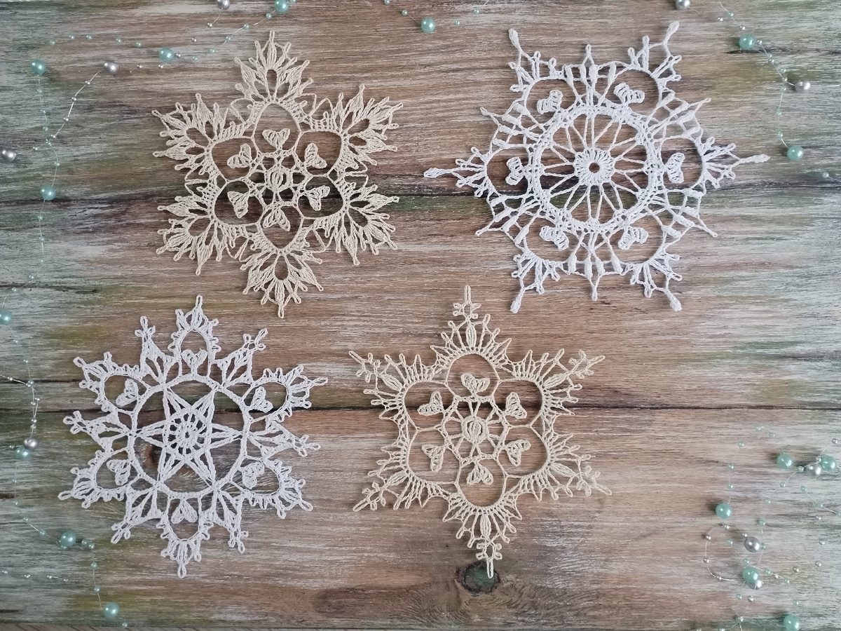 Авторские снежинки с сердечками от @nellielisova
