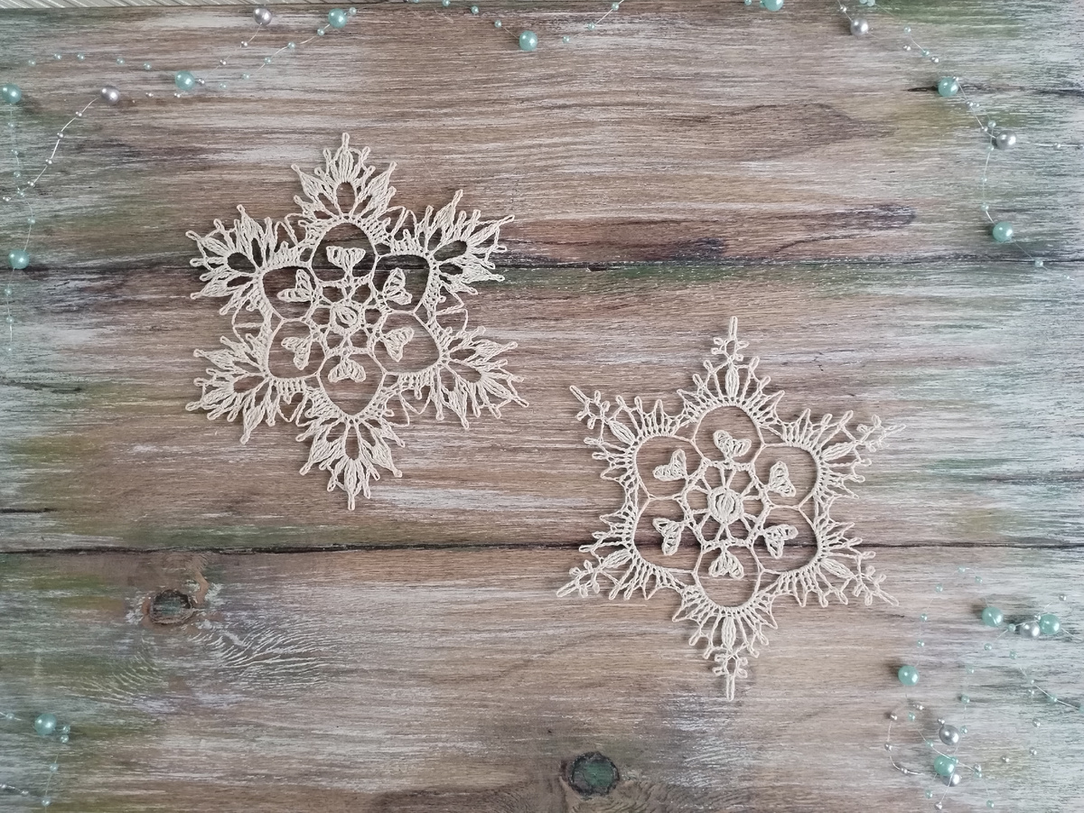Авторские снежинки с сердечками от @nellielisova