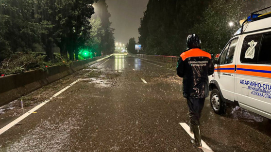    Обрушившиеся на Краснодарский край ливни привели к подтоплению участка трассы Джубга – Сочи и крупным оползням Ирина Петрова