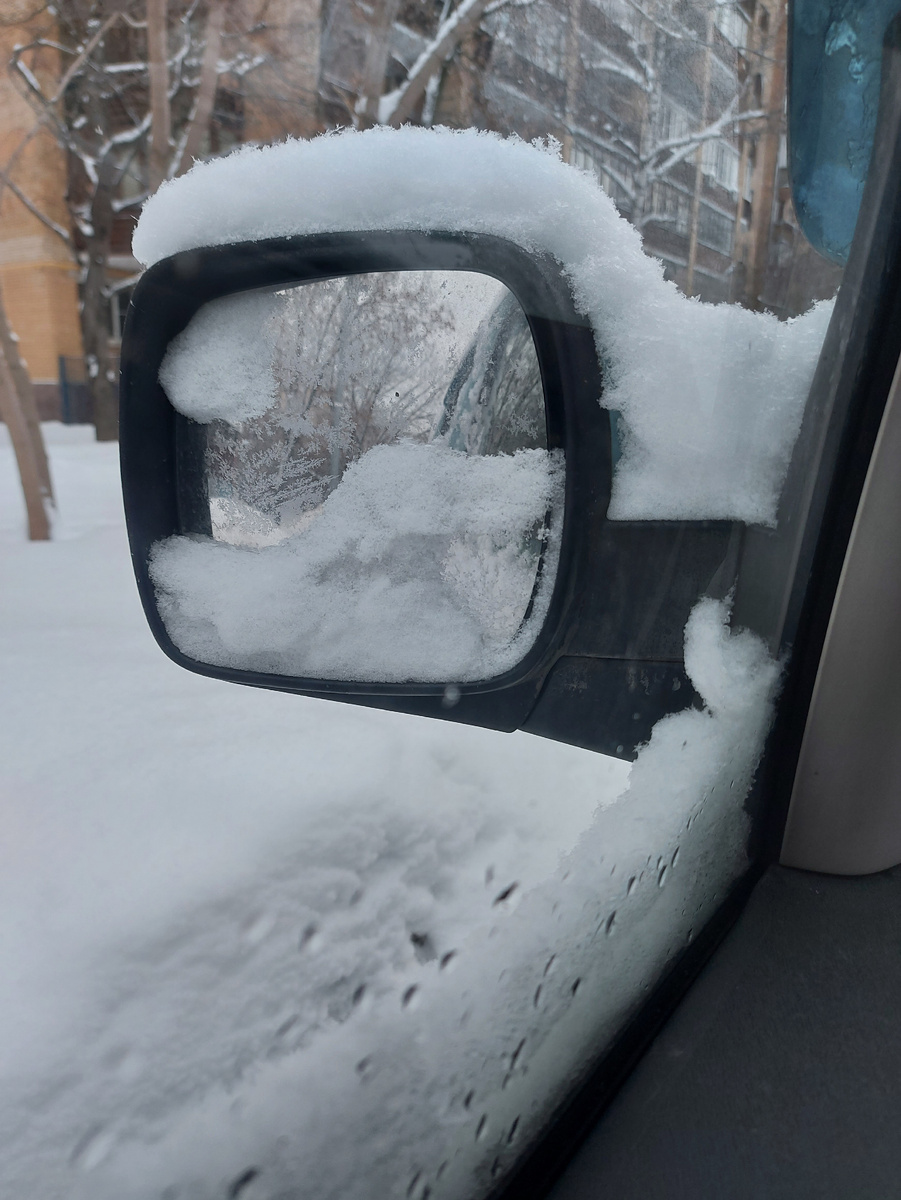 Для заставки немного снега. А то вдруг у вас за окнами его недостаточно много? 😆