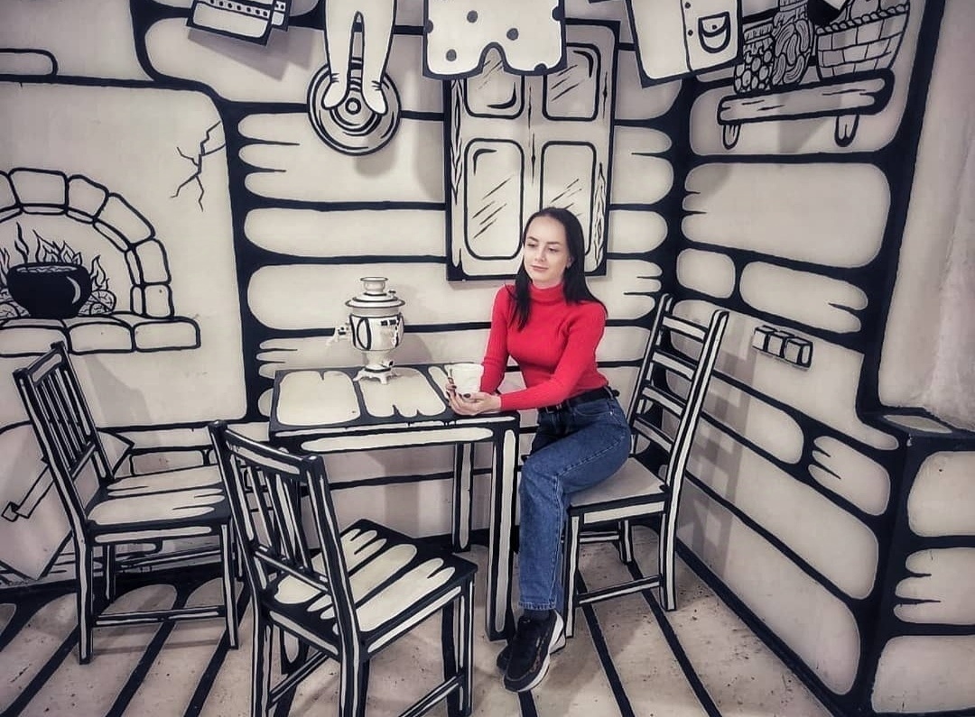 Чёрно-белое кафе в Санкт-Петербурге. 