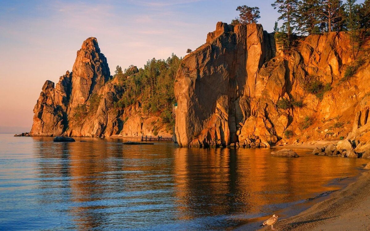 Мыс Большая Колокольня на Озере Байкал