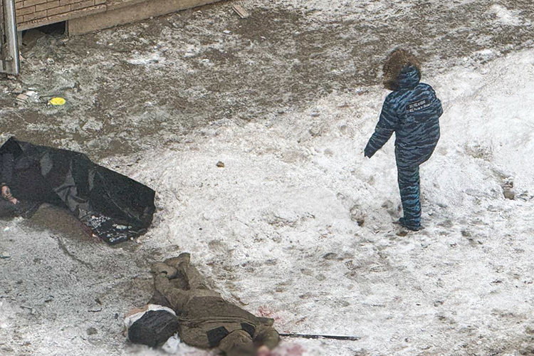    Самодельное взрывное устройство подозреваемый закрепил на электросамокате и оставил его у подъезда дома, где жил Кириллов.   
Фото: © Petrov Sergey / news.ru / www.globallookpress.com