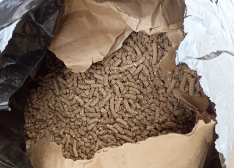 Сколько комбикорма нужно курице?