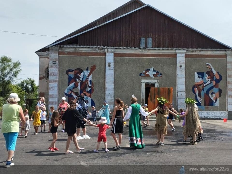    Реализация проектов поддержки местных инициатив . Источник: минфин Алтайского края