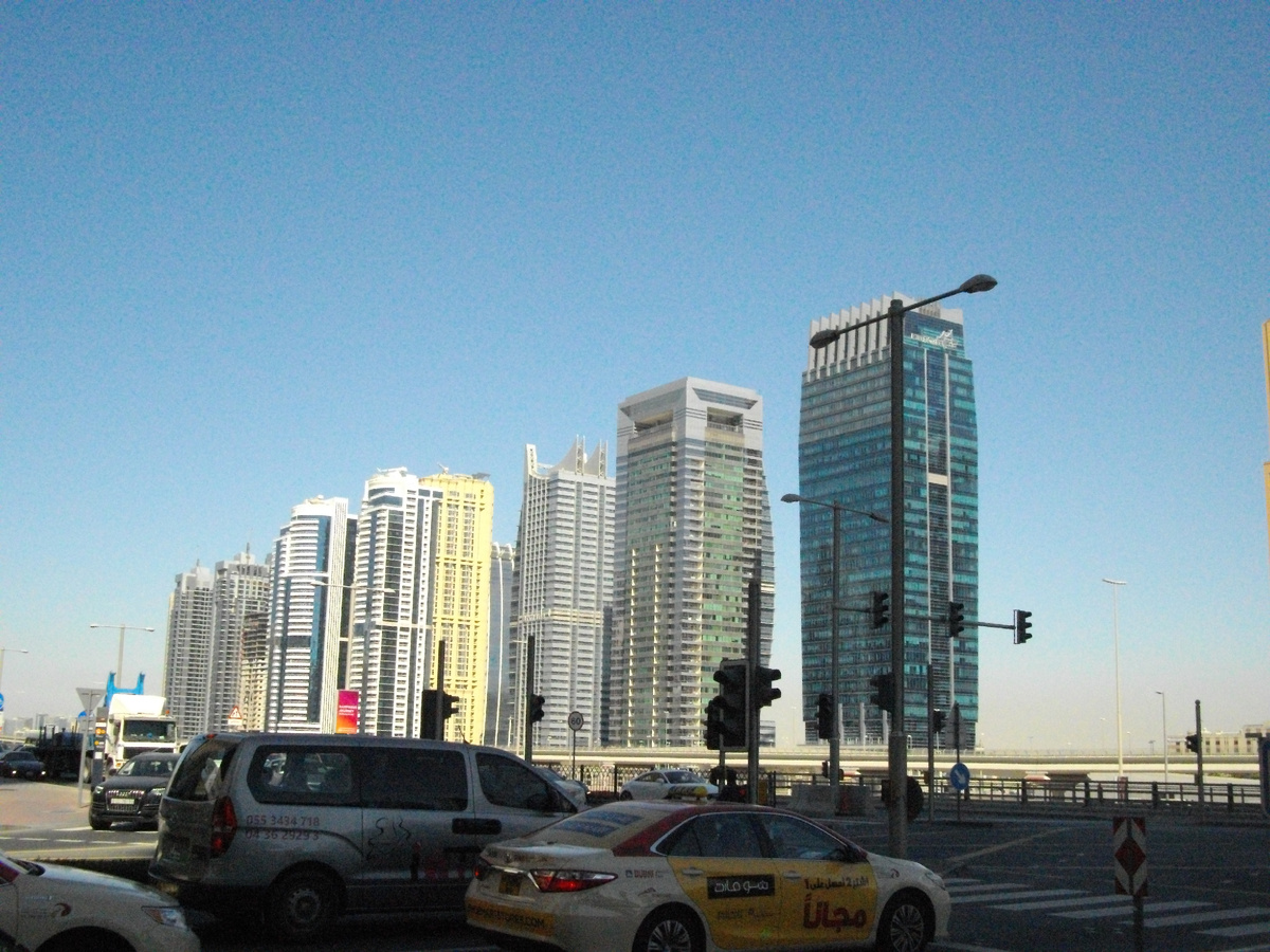 Центральная улица - Шоссе Шейха Заеда 