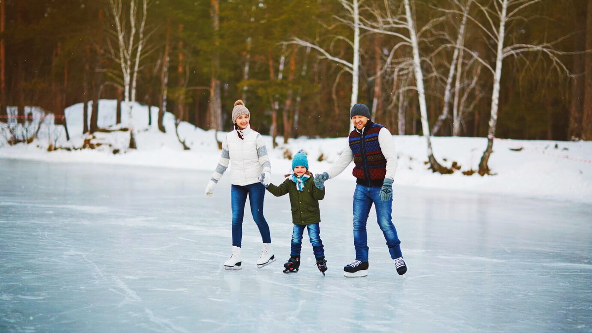    В Нижневартовске заливают самый длинный каток в Югре