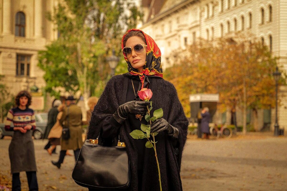 Мария Каллас не знает, чем заняться в Париже. Парадиз