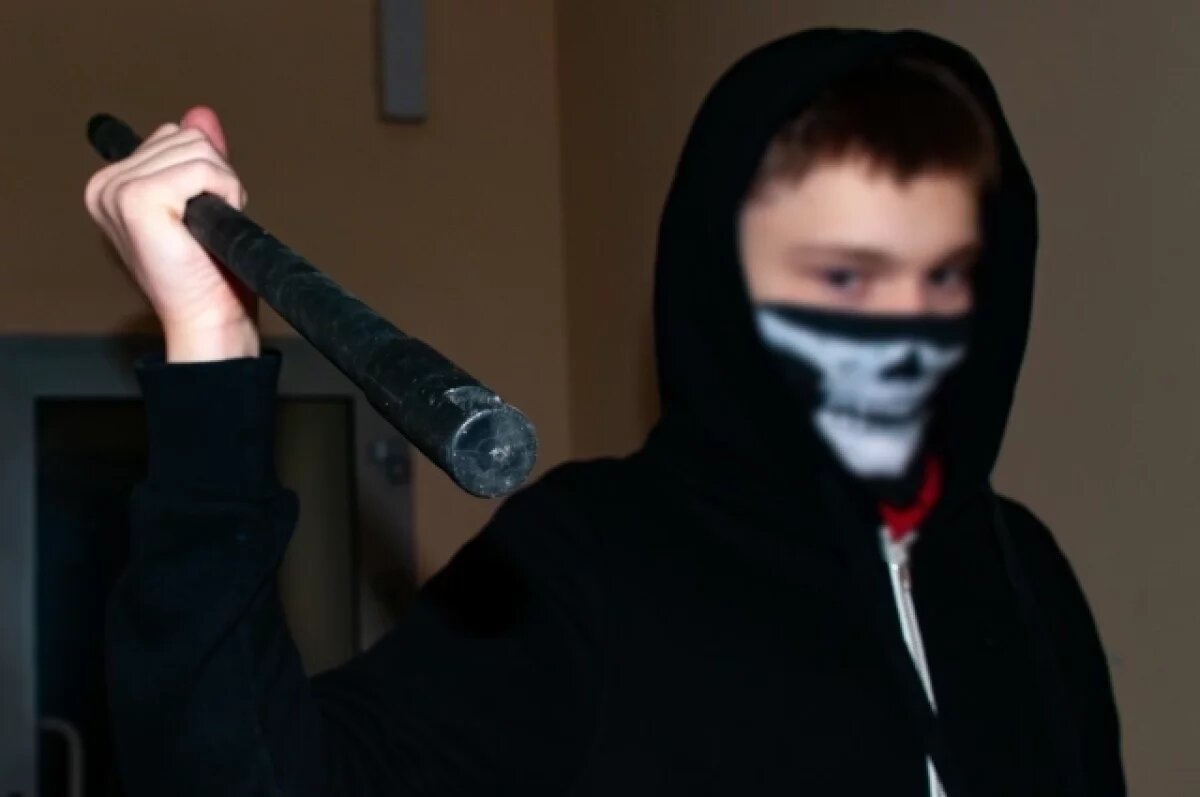    Полиция задержала 8 школьников после избиения сверстника на юге Петербурга