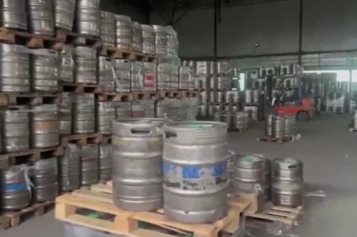    В Волгограде полицейские изъяли 120 тонн пива, показавшегося сомнительным