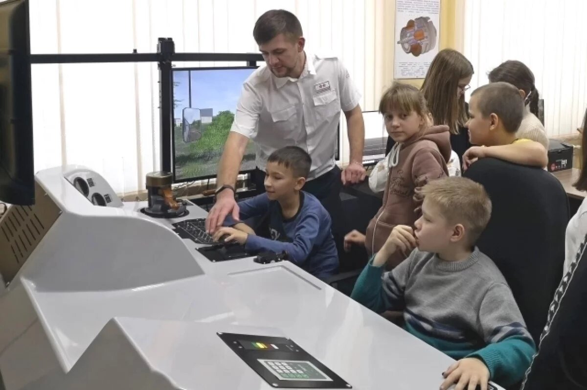    300 кузбасских школьников посмотрели детскую железную дорогу с начала года