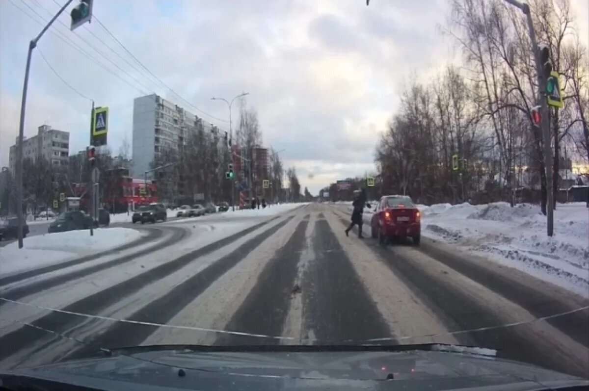    В Ярославле на пешеходном переходе сбили человека