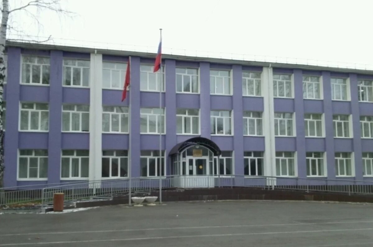    После капремонта фиолетовый цвет стал брендом школы