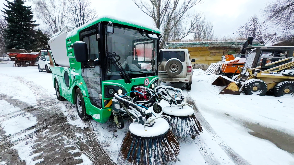    Югра обновила парк коммунальной техники подшефной Макеевки