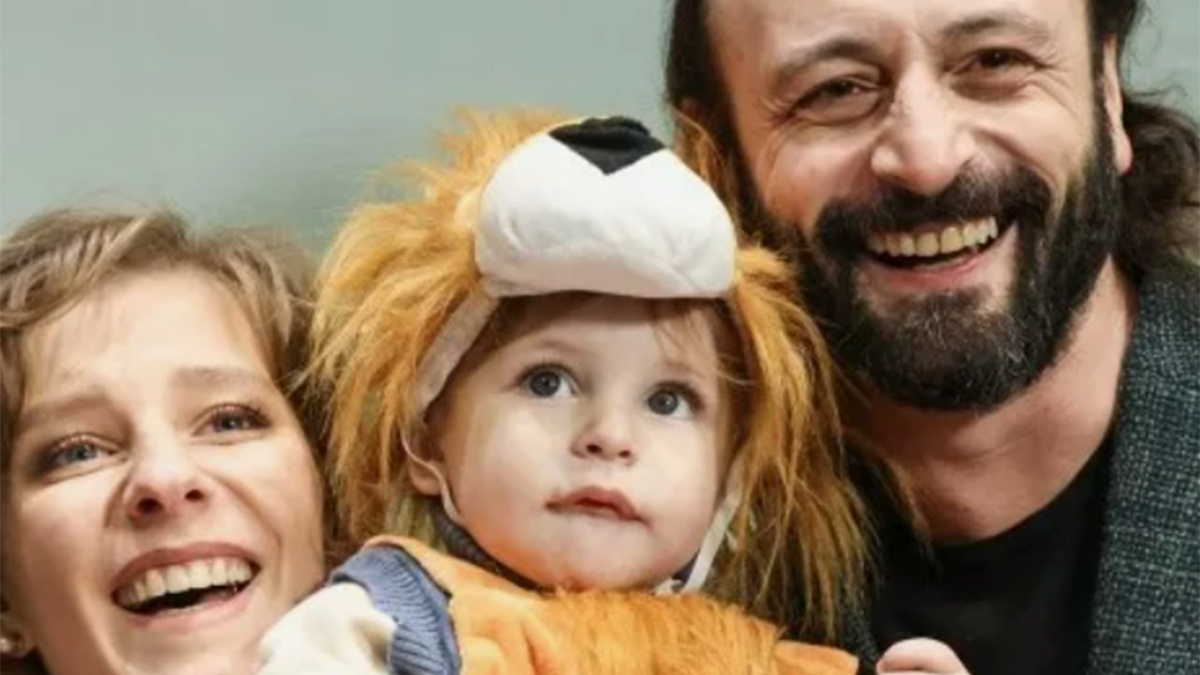 Лиза Арзамасова и Илья Авербух с сыном Левой. Фото: соцсети Лизы Арзамасовой