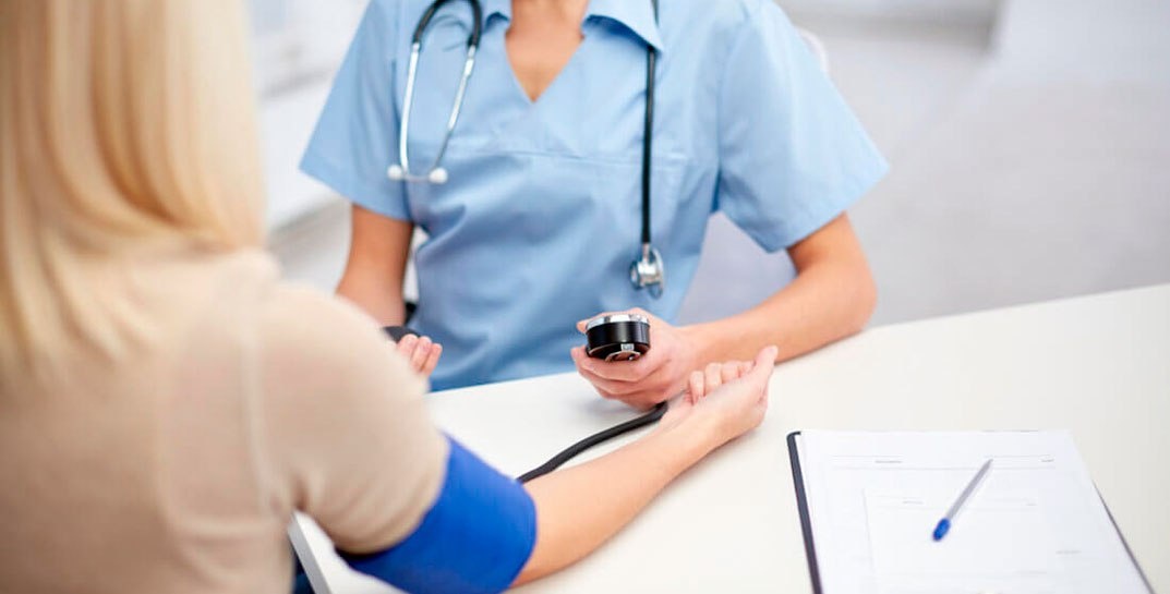    Сколько времени должен продолжаться платный приём у врача? Пётр Берёза