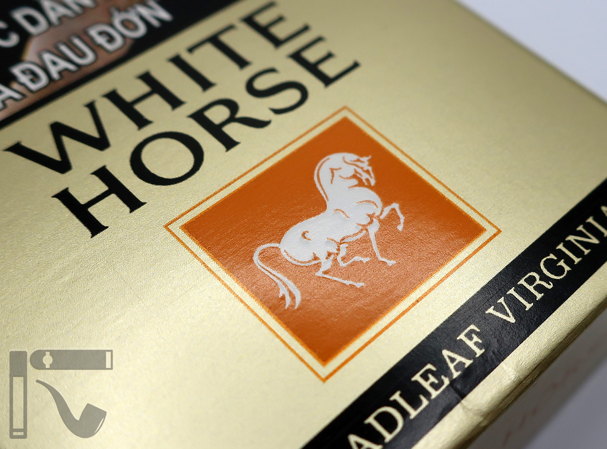 Сигареты White Horse. Фото: © канал "Уголок Курильщика"
