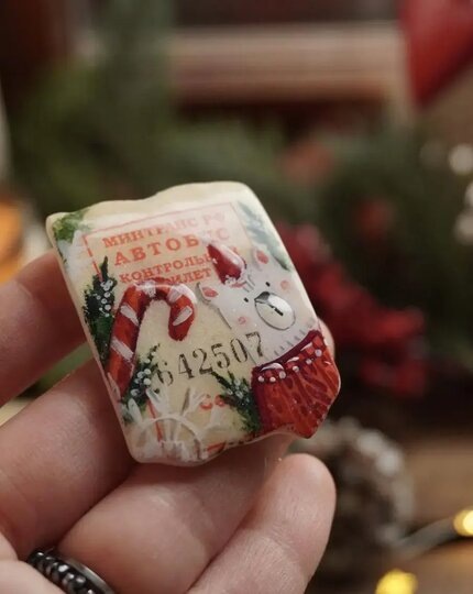    Брошка из счастливого билетика из новогодней серии.София Сугатова