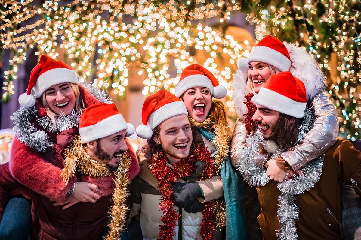 О вашей тематической вечеринке друзья и близкие будут вспоминать весь год. Источник: Shutterstock📷
