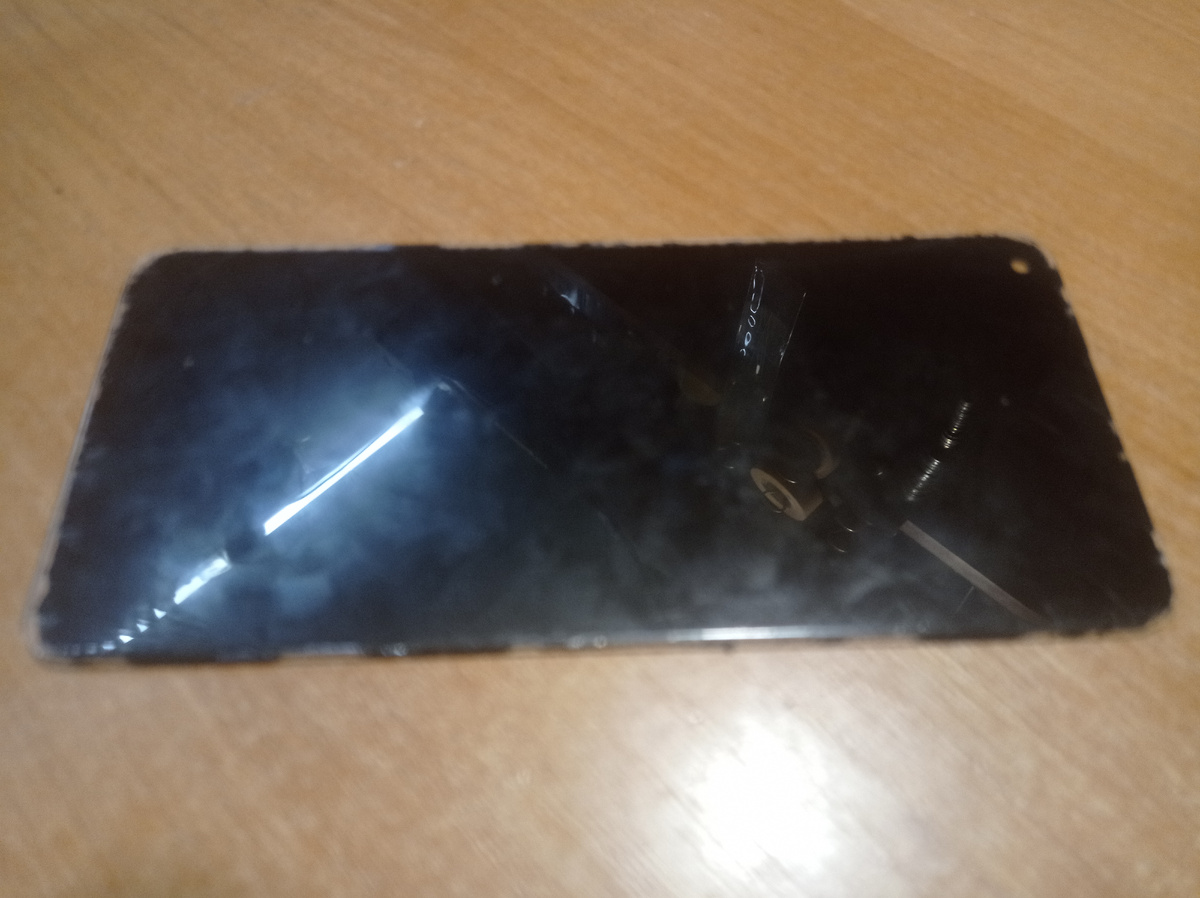 Не битый и рабочий.